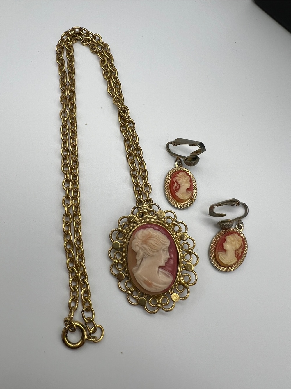 Vintage Cameo Necklace & Clip-On Earrings Married Set